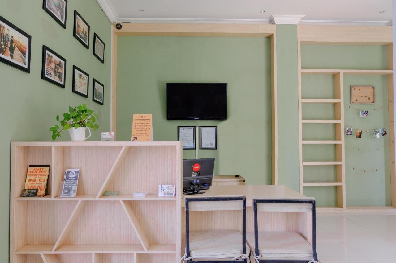 Spot On 1712 Griya Shanta Residence Маланг Екстериор снимка