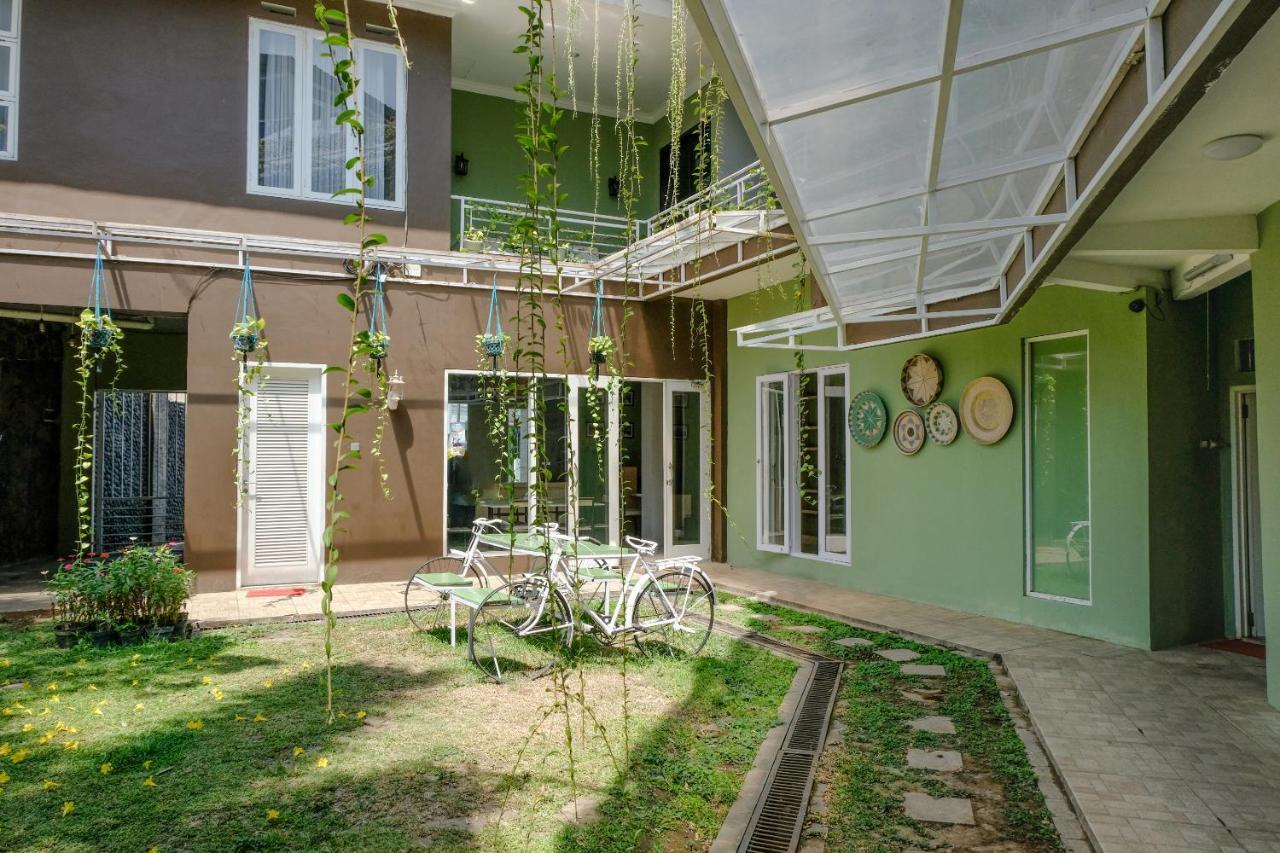 Spot On 1712 Griya Shanta Residence Маланг Екстериор снимка