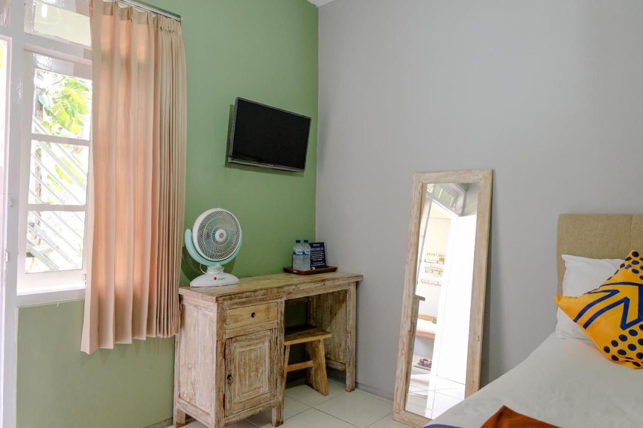 Spot On 1712 Griya Shanta Residence Маланг Екстериор снимка