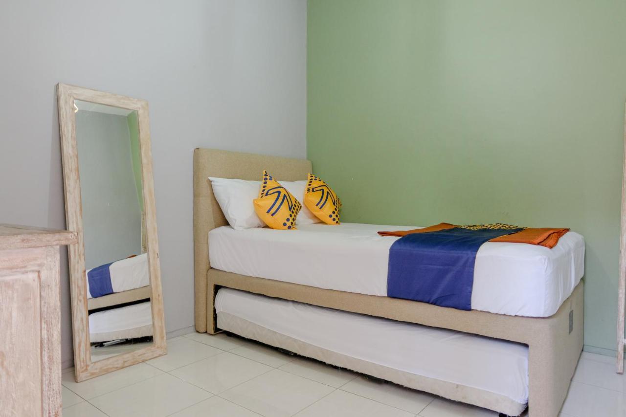 Spot On 1712 Griya Shanta Residence Маланг Екстериор снимка