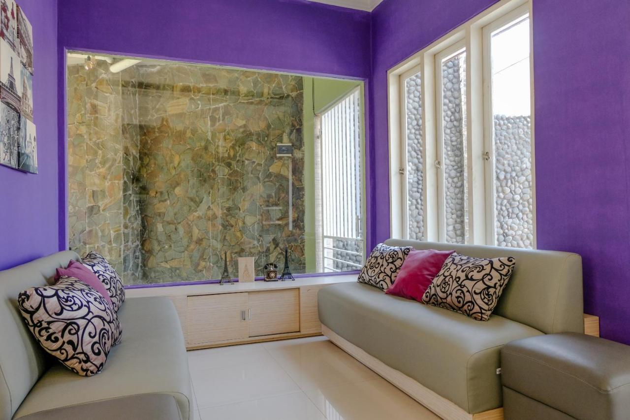 Spot On 1712 Griya Shanta Residence Маланг Екстериор снимка