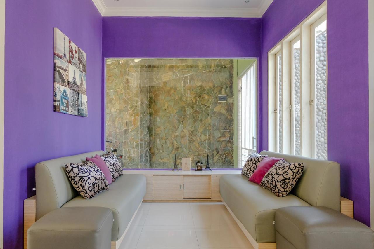Spot On 1712 Griya Shanta Residence Маланг Екстериор снимка
